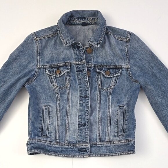 American Eagle Women's Classic Denim Jacket Button Down Faded Blue Wash Size M - Picture 3 of 15